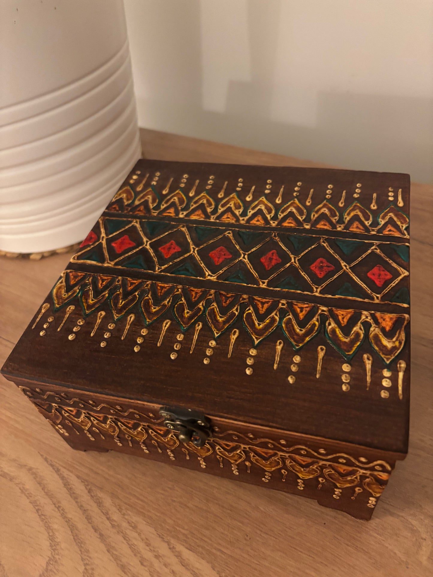coffret en bois artisanal motifs berbères