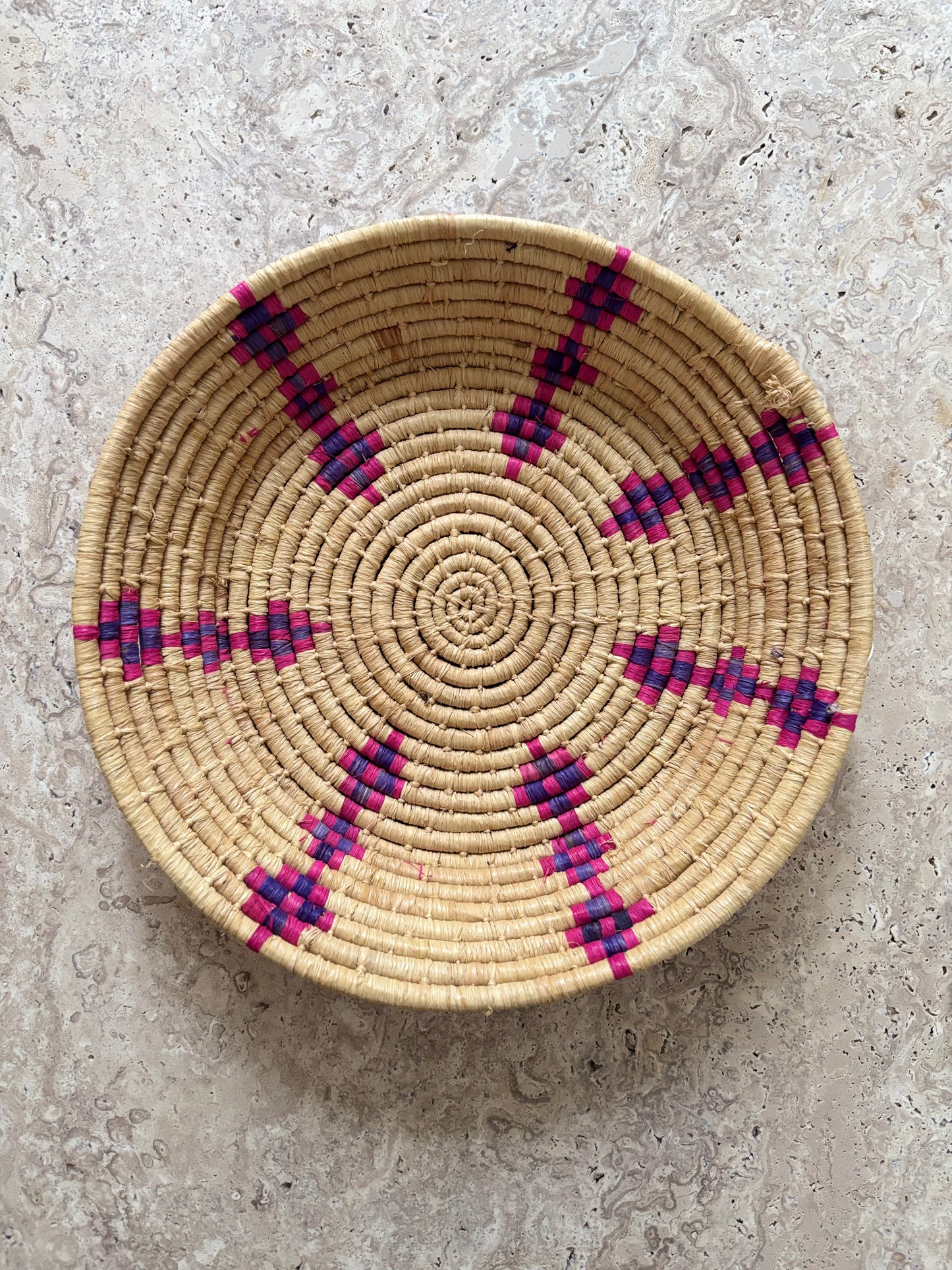 Panier en matières naturelles fait main 31 cm