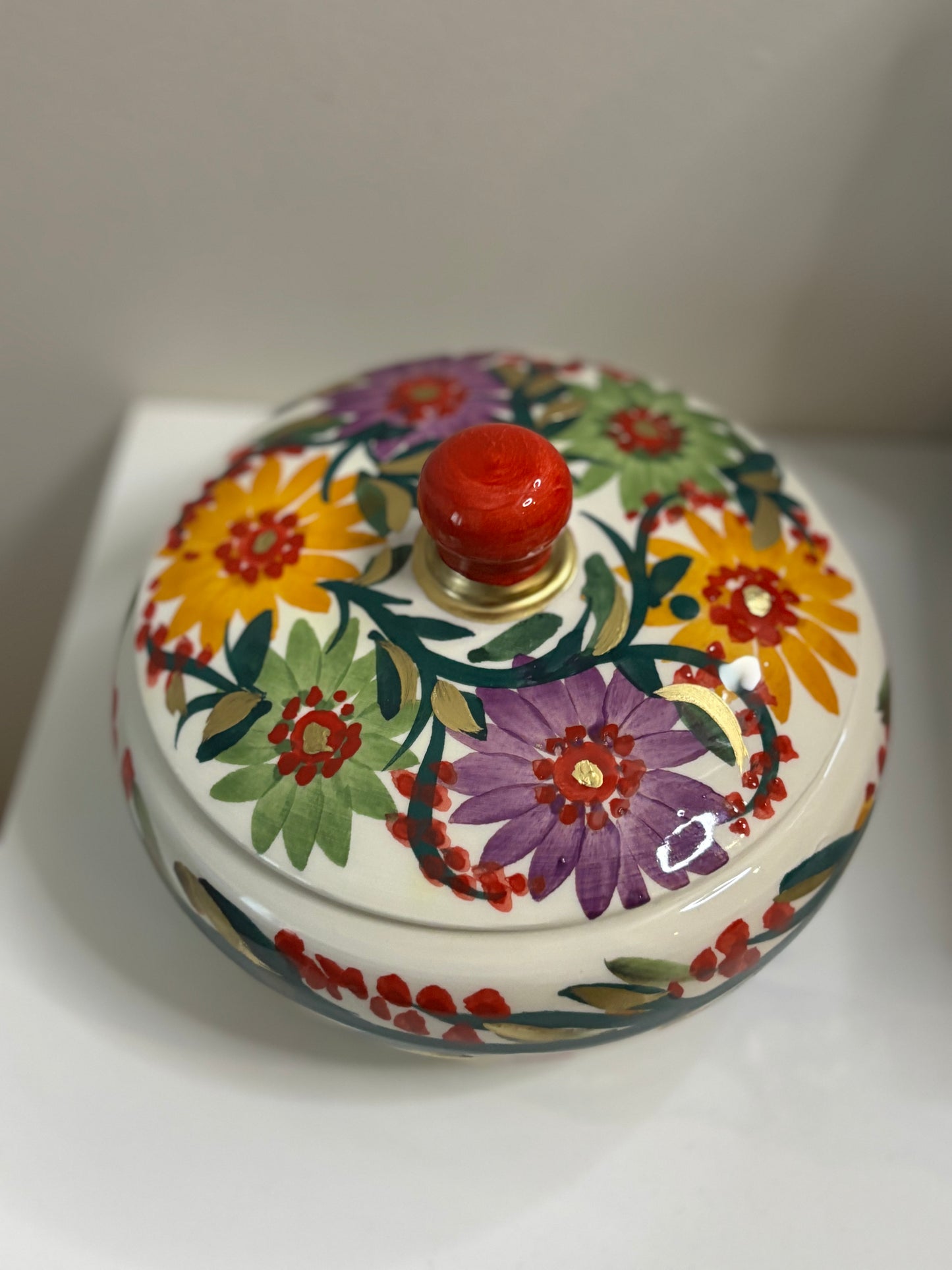 Boite avec couvercle en céramique artisanale