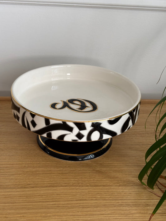 plat sur pied en céramique motifs orientaux fait main
